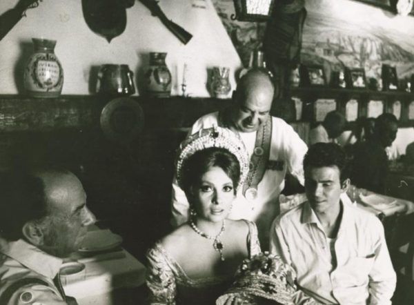 Gina, la Lollo, también tuvo el placer de probar el cochinillo de Cándido.