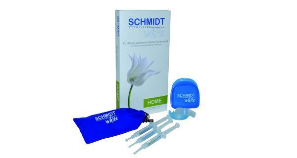Este kit de blanqueamiento dental ha sido creado para que, siempre bajo supervisión de un profesional de odontología, el paciente disponga de un sistema cómodo y sobre todo seguro para mejorar agradablemente su sonrisa. Gracias a su fórmula a base de peróxido de hidrógeno al 6%, según lo establecido por la legislación, con férulas termoformables incluidas, el consumidor puede reforzar su blanqueamiento en la tranquilidad de su hogar. http://casa-schmidt.es 