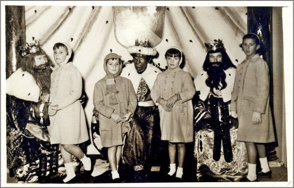 No podía faltar en el albúm familiar la foto con los Reyes www.losmundosdejaimito.blogspot.com.