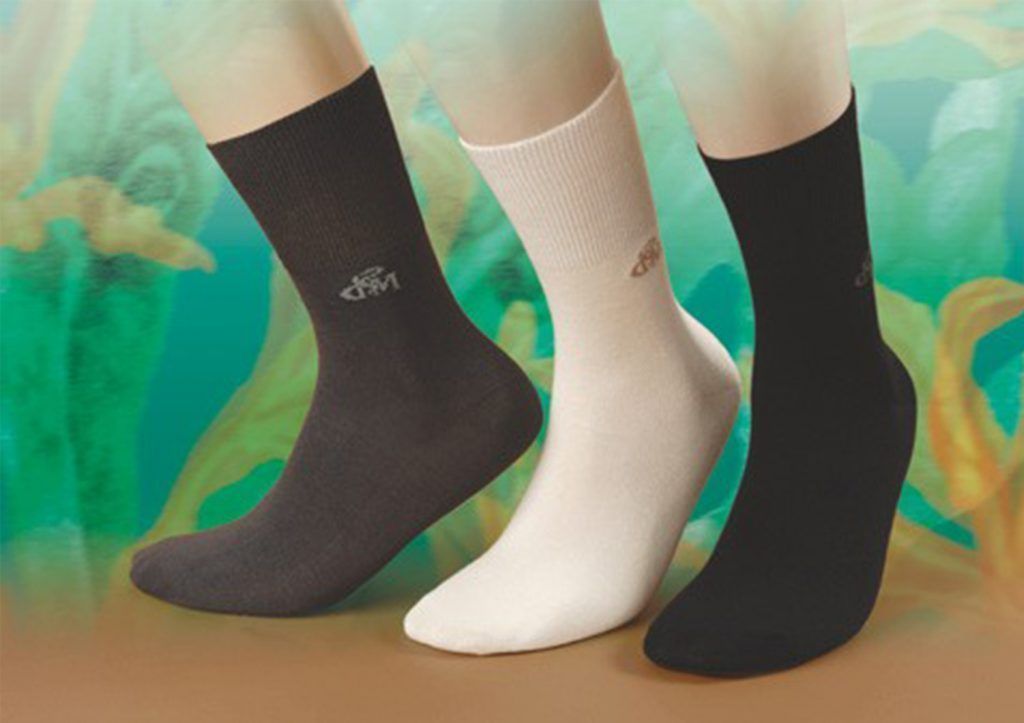 Calcetines terapéuticos con plata y algas marinas