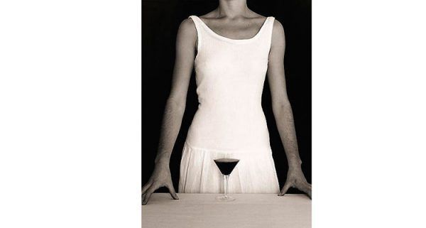 chema-madoz-copa-de-vino-y-mujer, un clasico de chema madoz