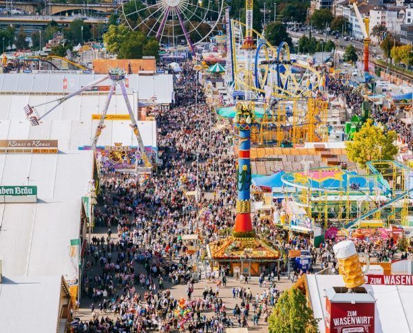 Cannstatter Wasen / Übersicht 27.09.2015 / (Foto: Thomas Niedermueller / www.niedermueller.de)