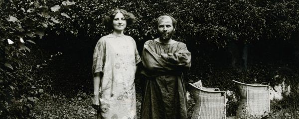 Emilie Flöge and Gustav Klimt in the garden of Villa Oleander in Kammer