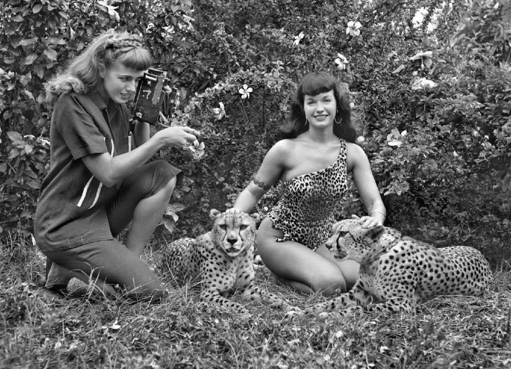 Bunny Yeager, la modelo convertida en fotógrafa pin-up