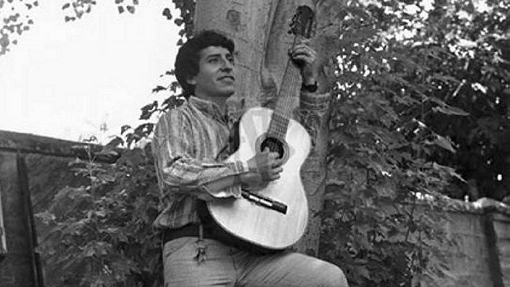 Víctor Jara, el cantautor político más icónico del siglo XX